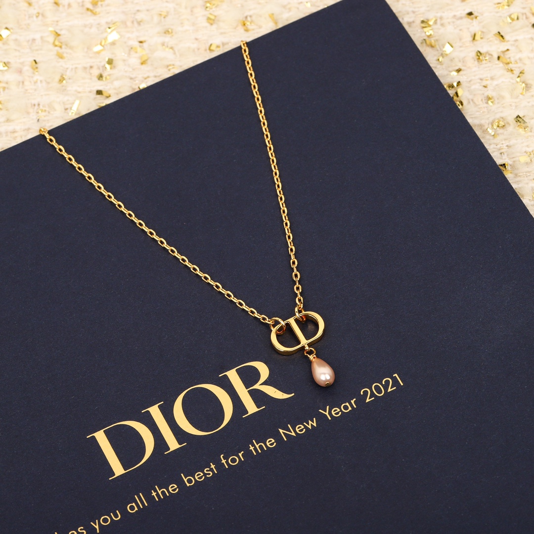 Dior CD letter pendant pearl necklace