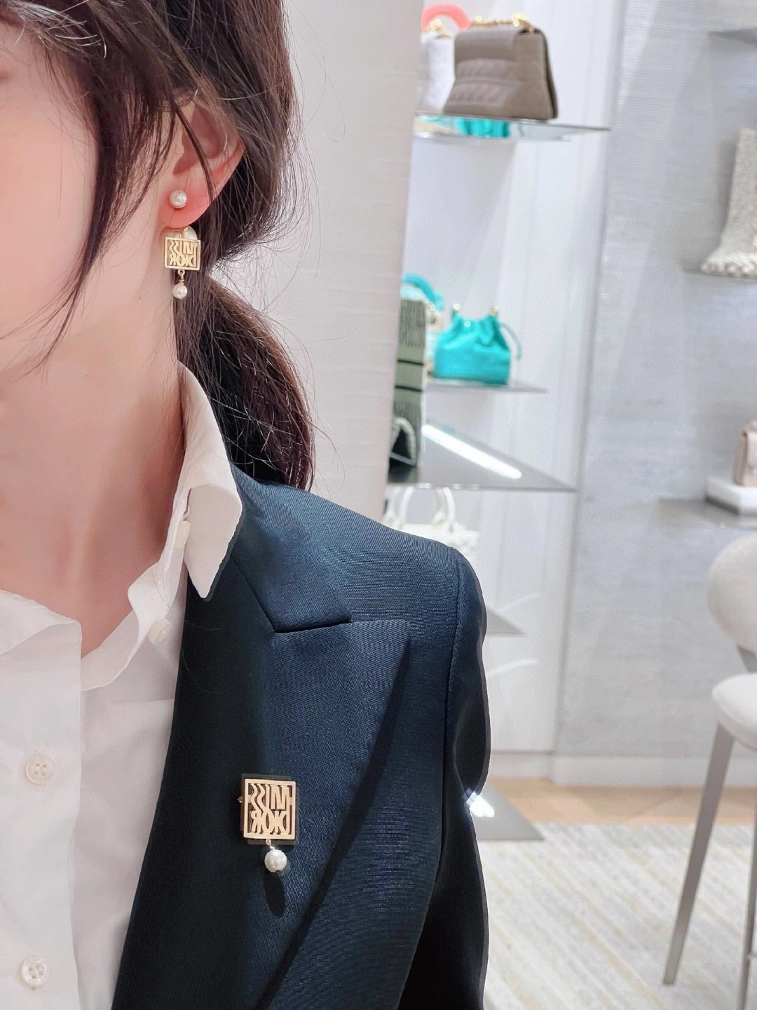 Dior hollow letter square card hanging bead brooch