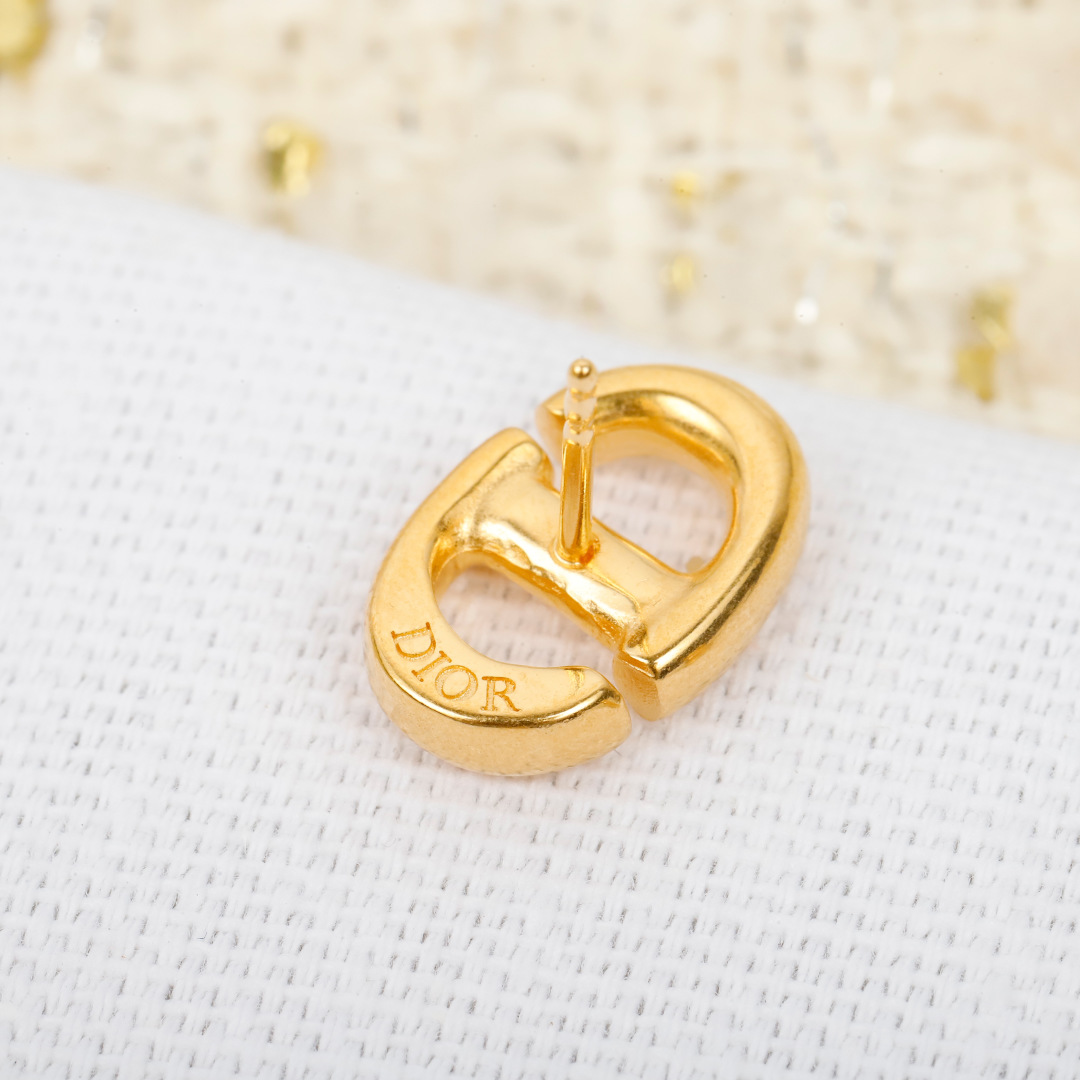 Dior CD letter earrings