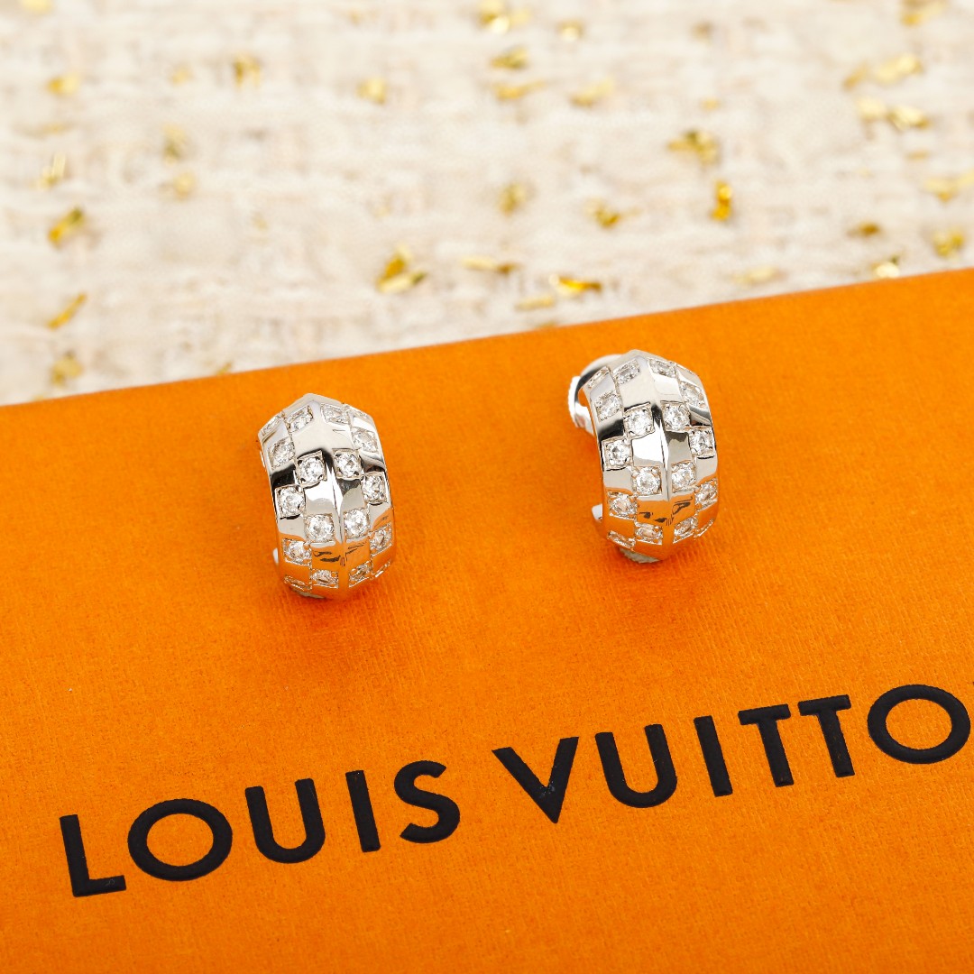 LE DER DE LOUIS VUITTON Diamond earrings