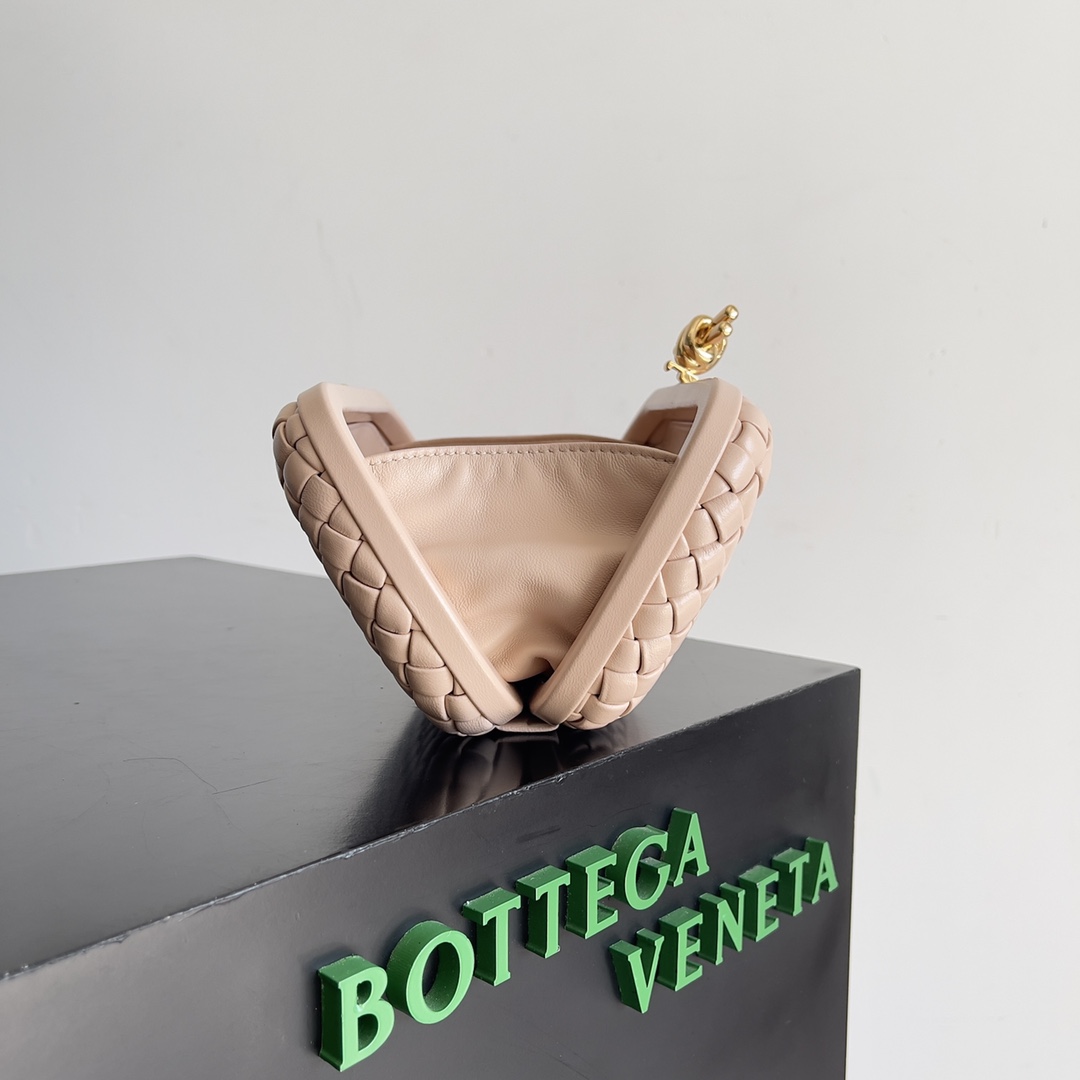 Bottega Veneta 24 Spring Fashion Braided Evening Bag 717622