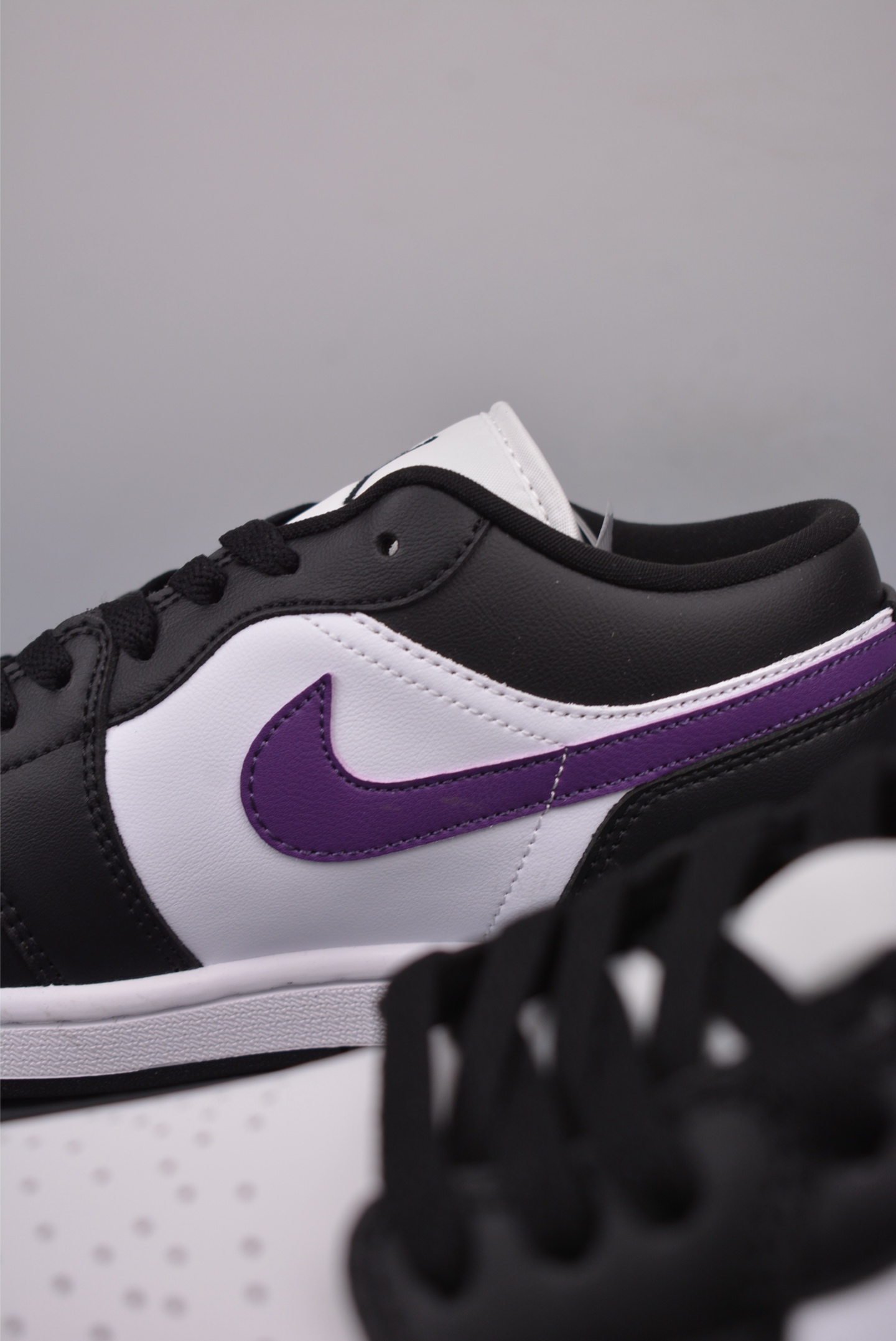 Nike Wmns Air Jordan 1 Low GS Black White Purple HJ5911-105