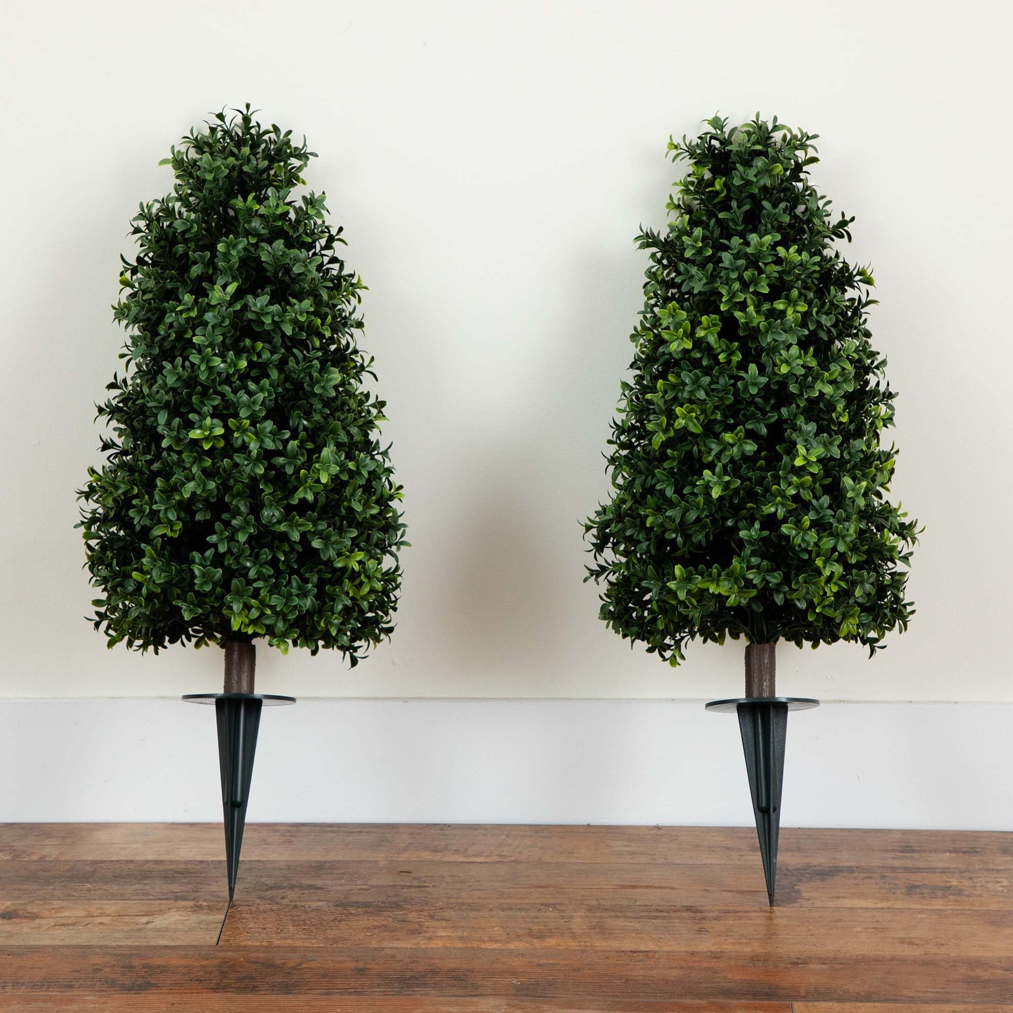2.5 ft. UV Resistant Artificial Boxwood Plant with Integrated Ground Stake (Indoor/Outdoor)
