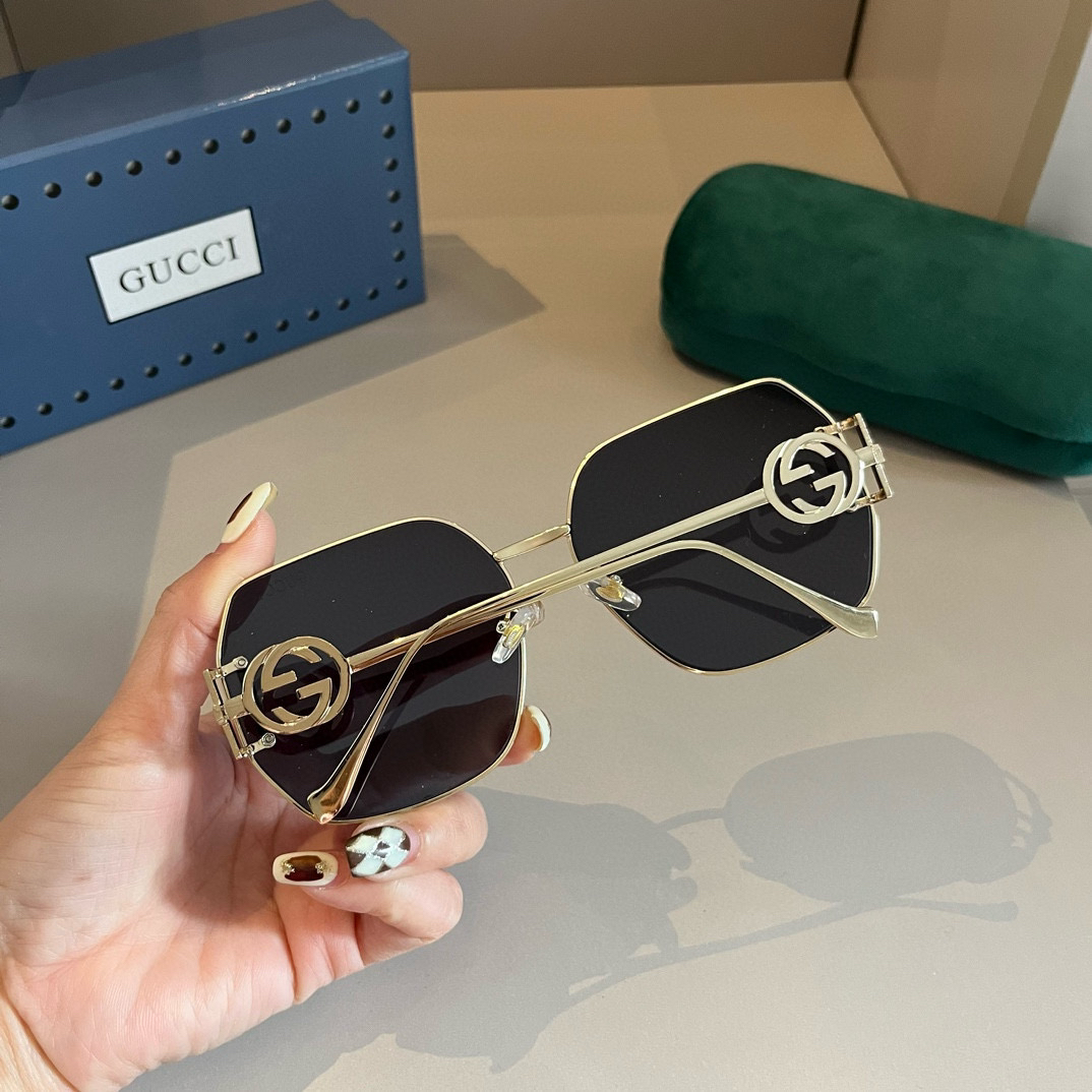 Gucci Square Frame Sunglasses