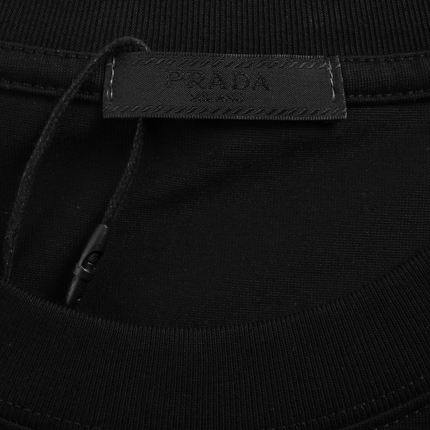 Prada 25ss overlapping triangle logo embroidered short sleeves
