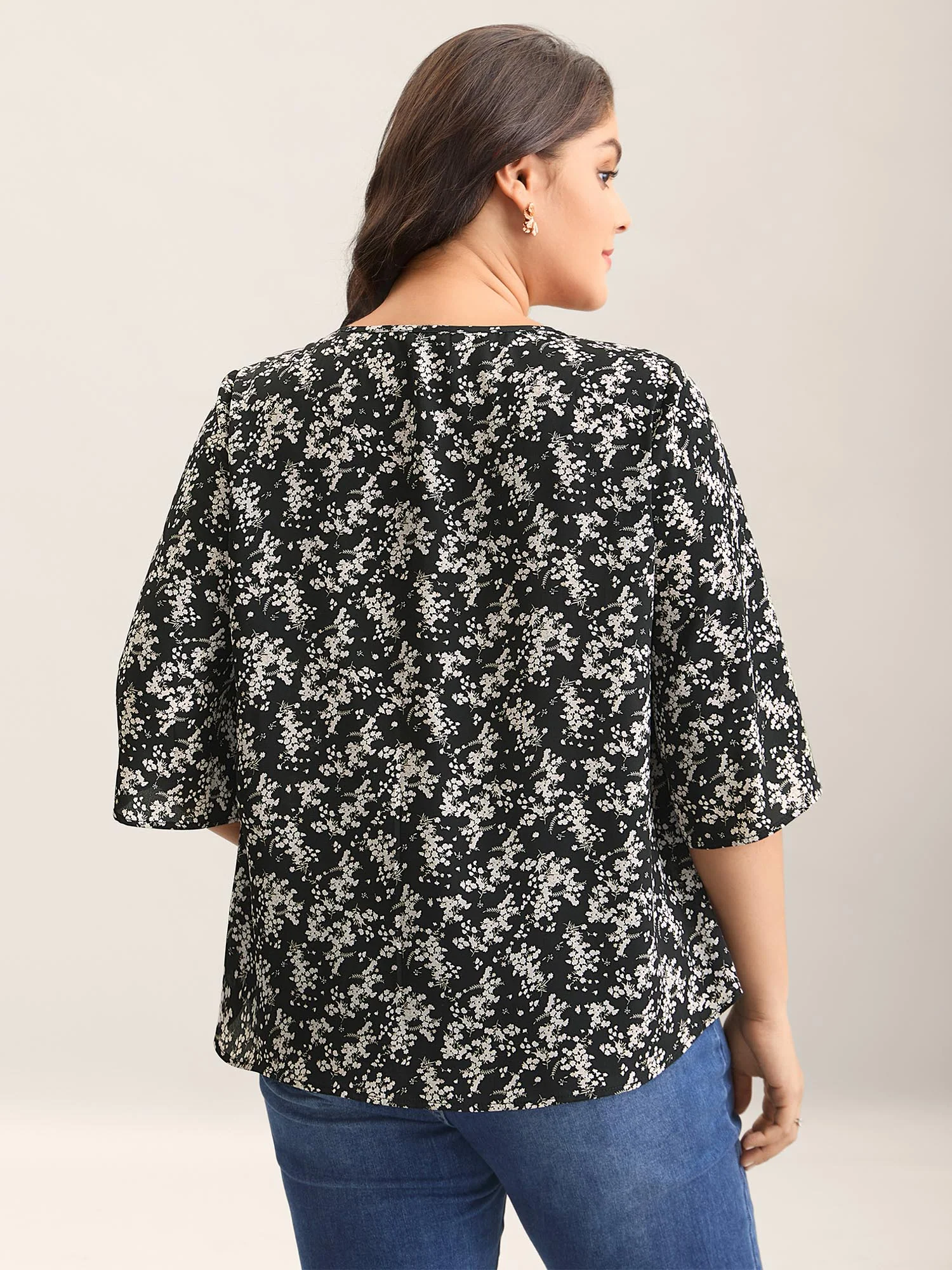 Floral Print Curvy Hem V-Neck Shirt