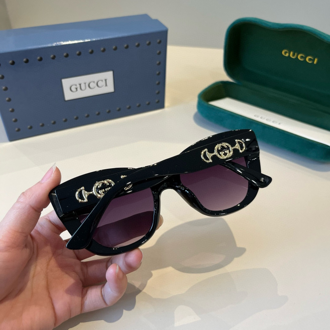 Gucci Round Frame Sunglasses