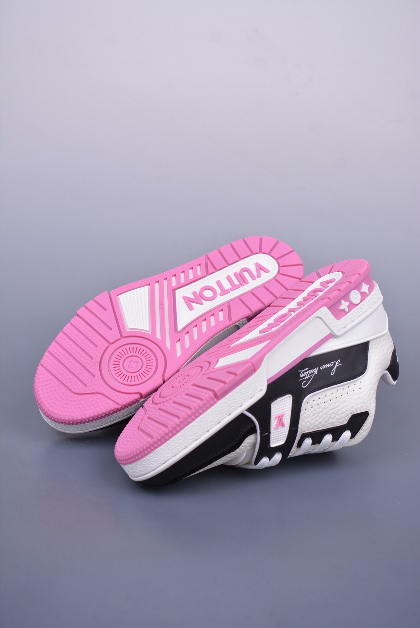 Louis Vuitton Trainer Sneaker Low 