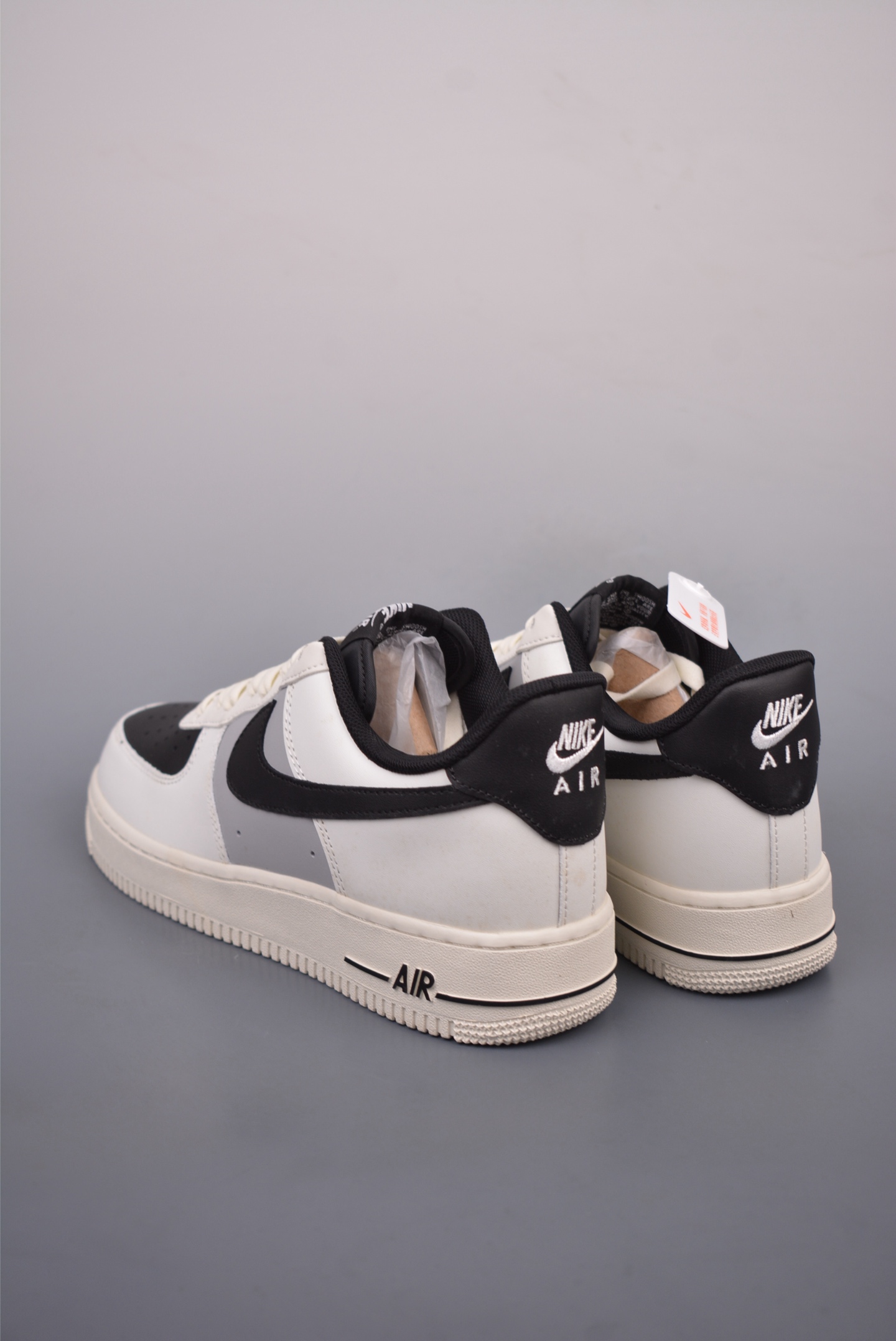 Nike Air Force 1´07 Low Beige, Black and Grey RS2696 112