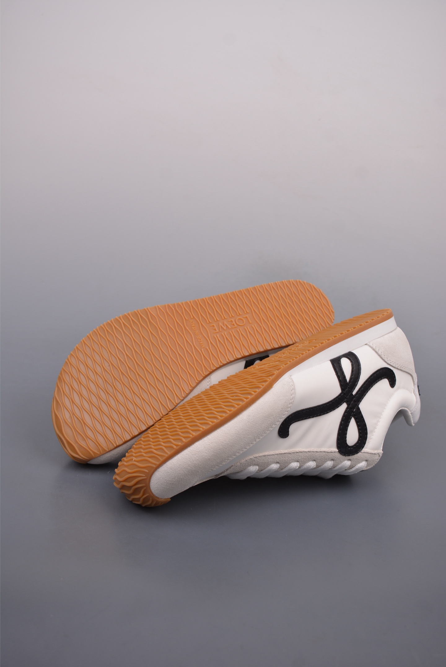 Loewe Ballet Runner 2.0 Sneakers Beige White Black M816282XB3-2101