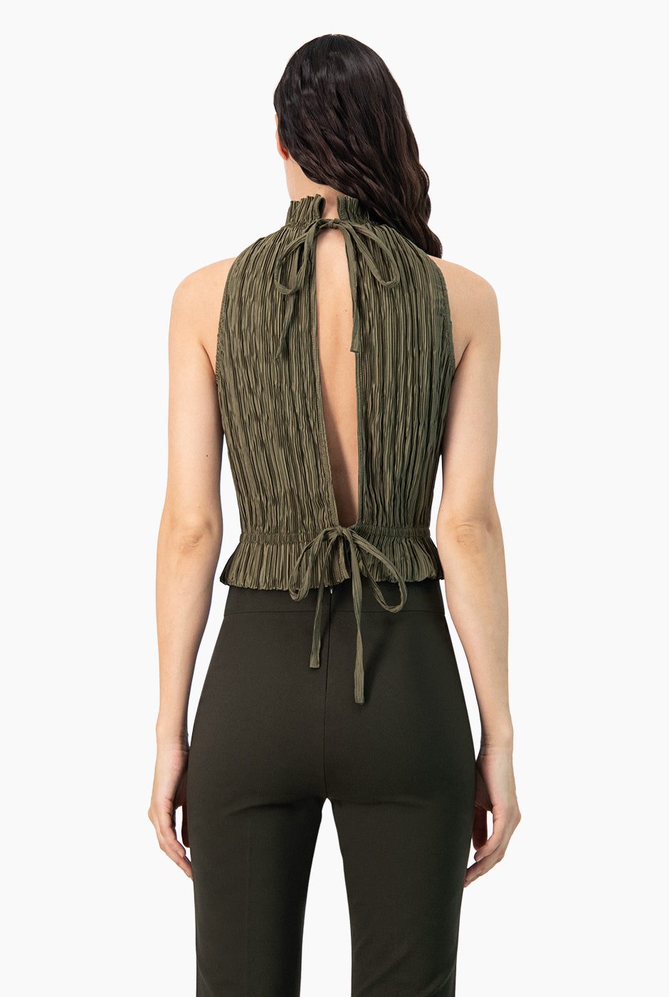 Blusa plisada de cuello alto sin mangas