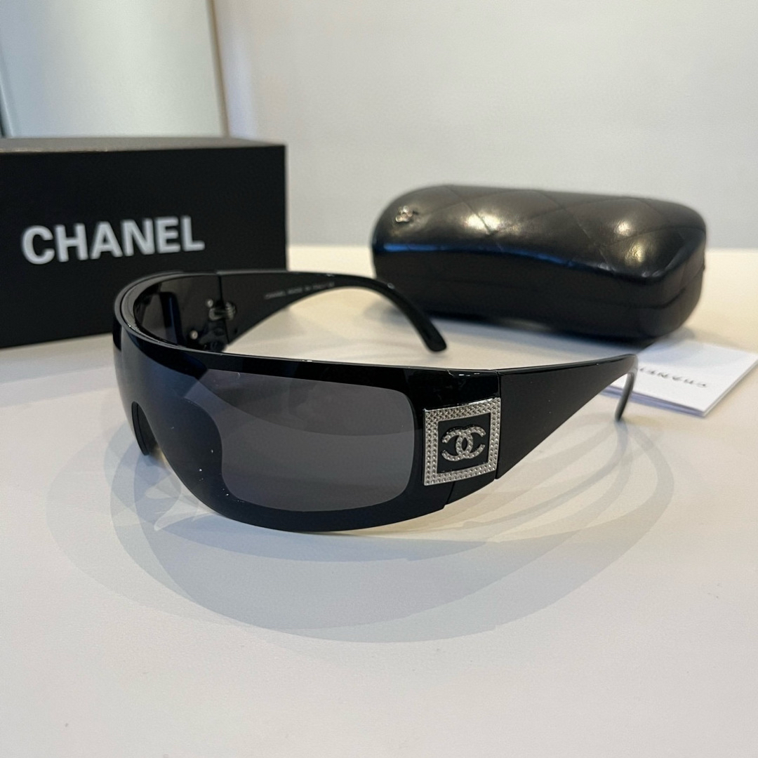 Chanel round frame sunglasses