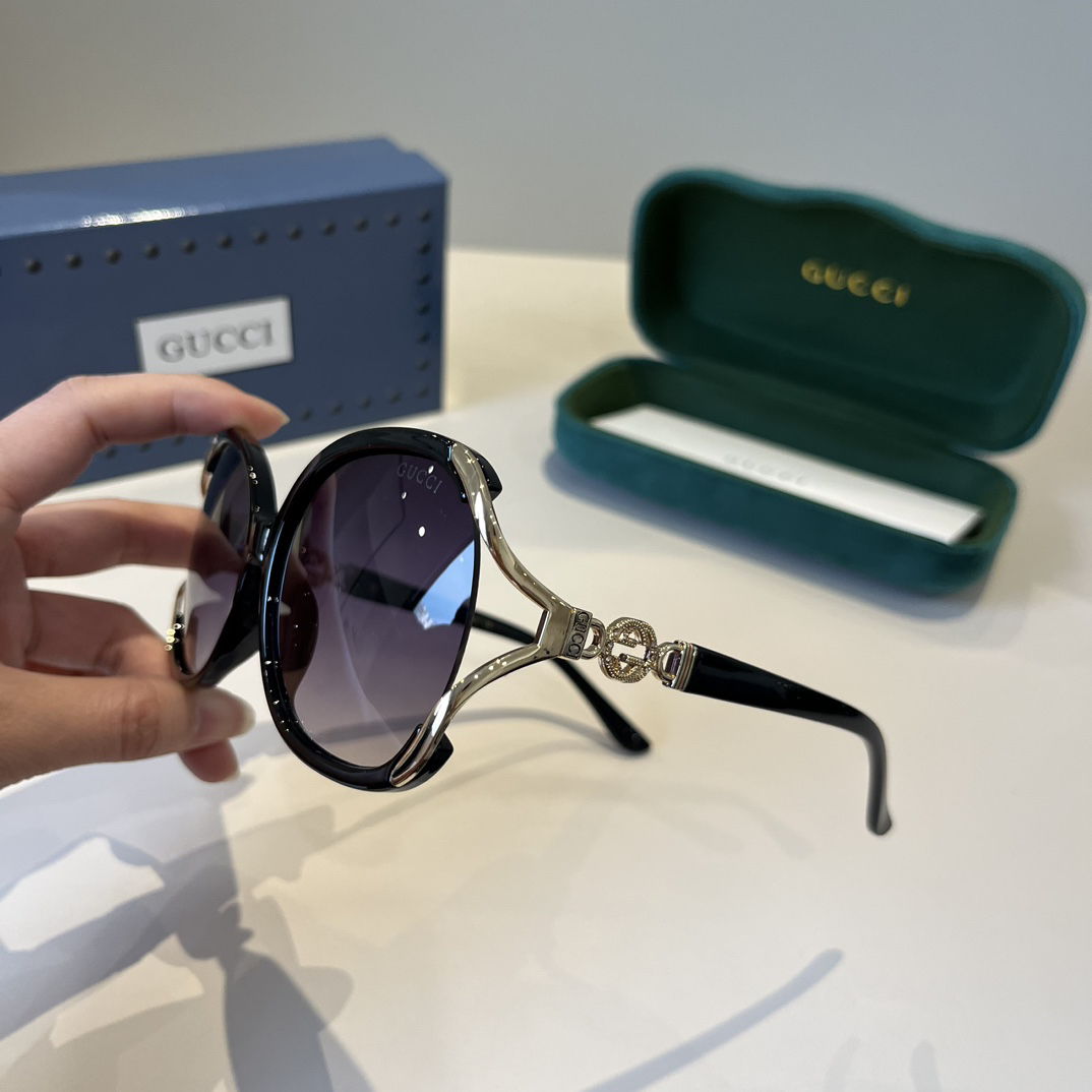 Gucci Round Frame Sunglasses