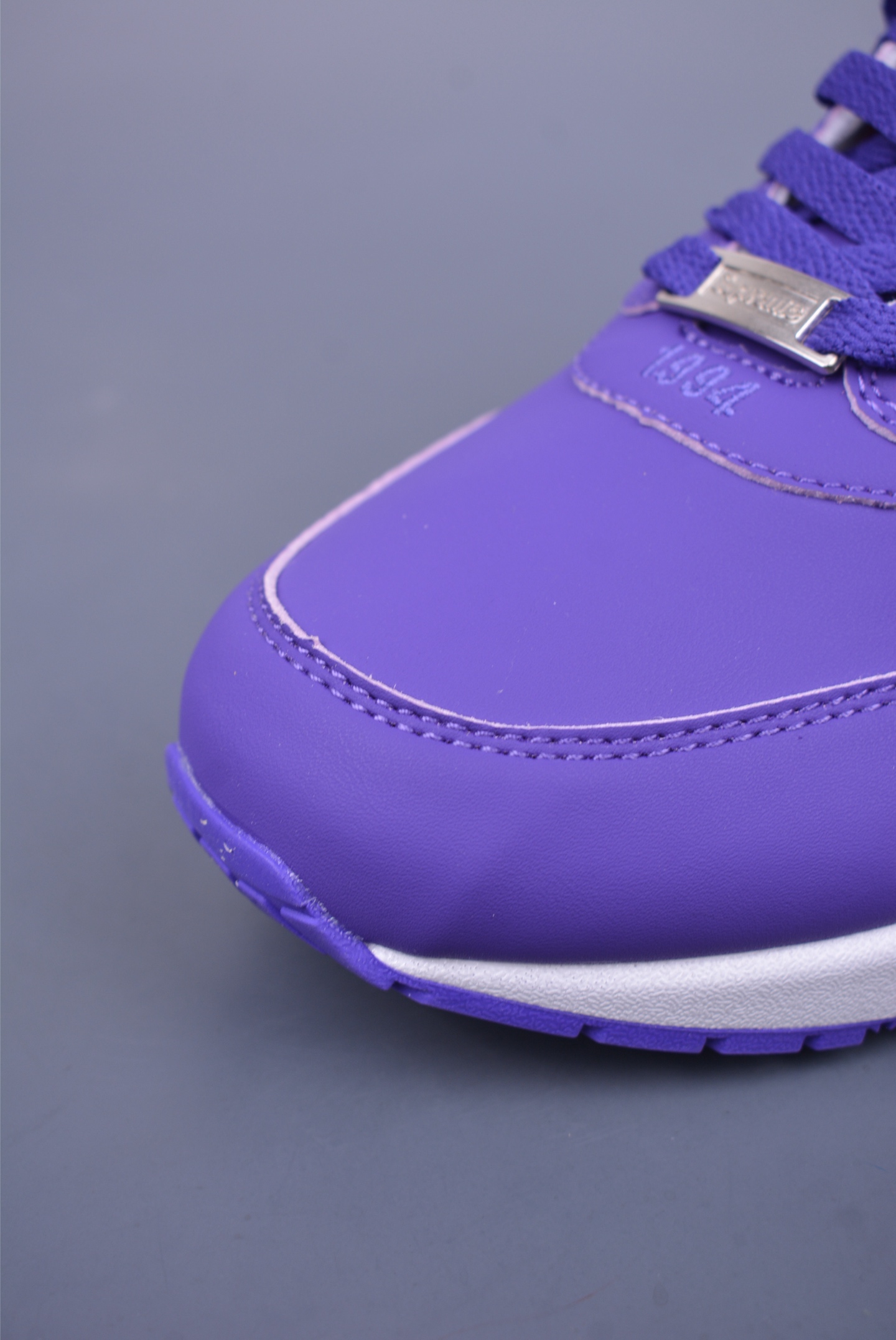 Supreme x Nike Air Max 1 '87 SP Running Shoes Purple and White HF8813-500