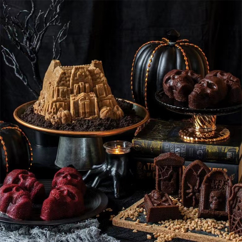 Halloween Bakeware-Haunted Skull Cakelet Pan