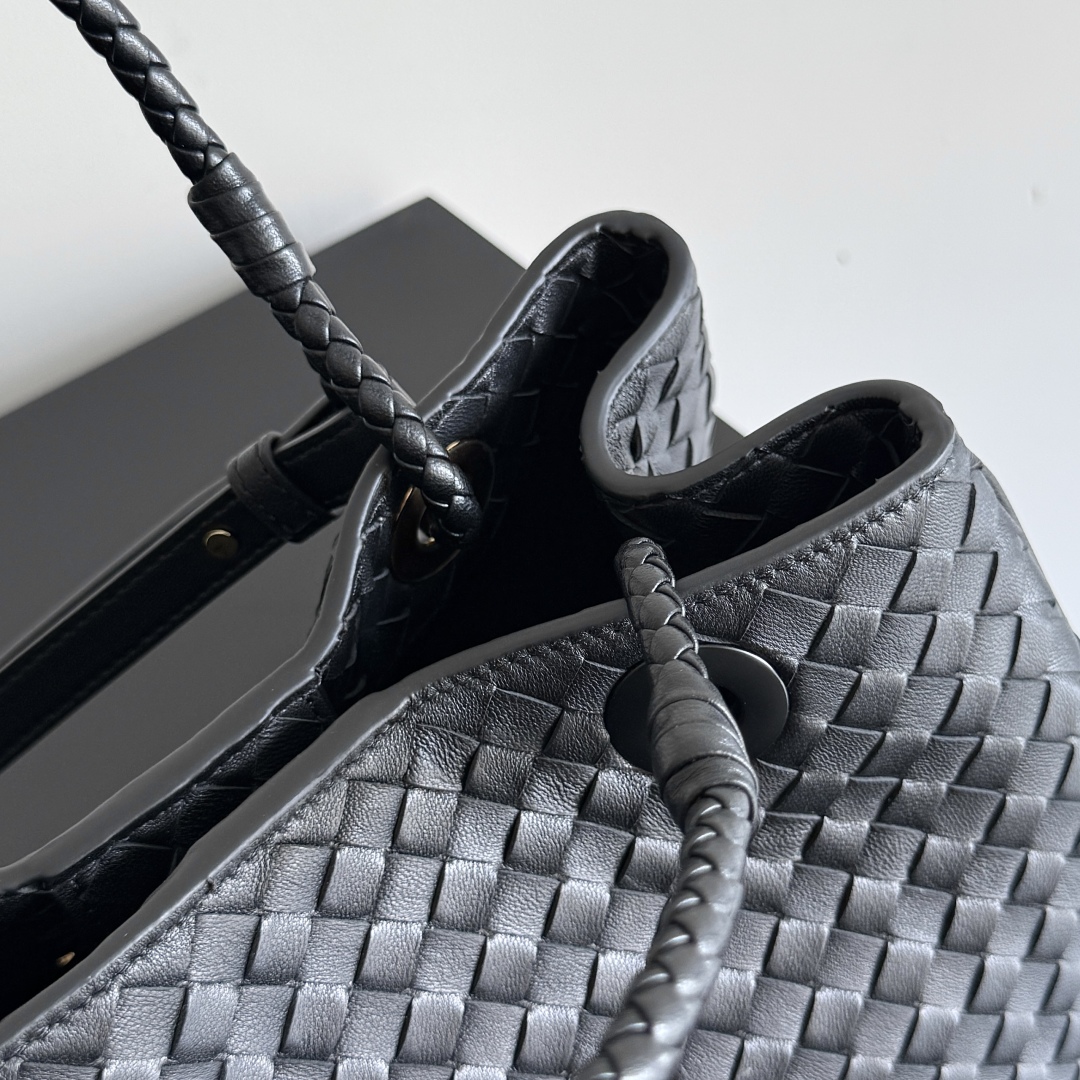 Bottega Veneta Basket New Woven Tote Bag 836261