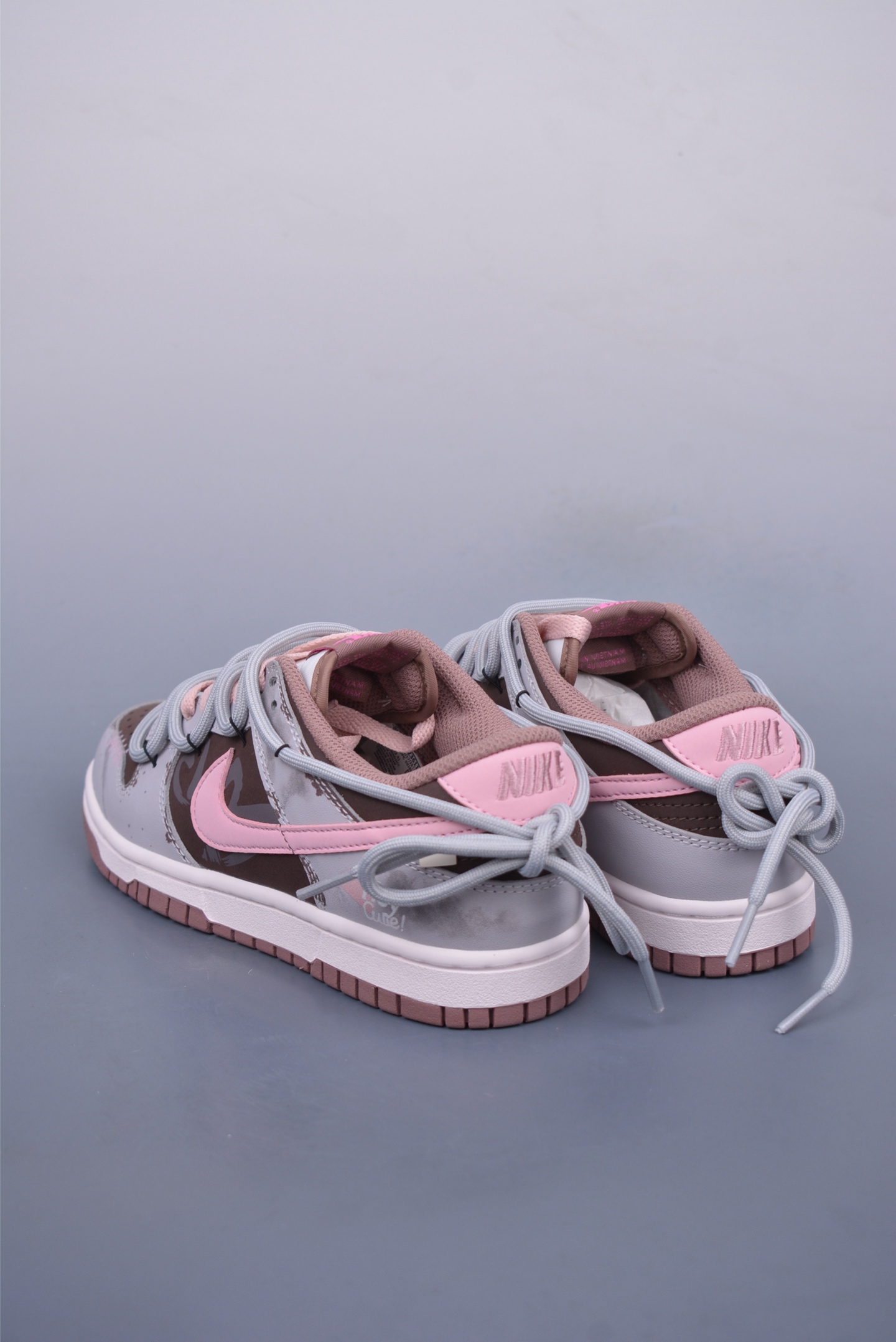 NIKE SB Dunk Low sneakers Koala Party Pink Dream Refrain FZ3611-208