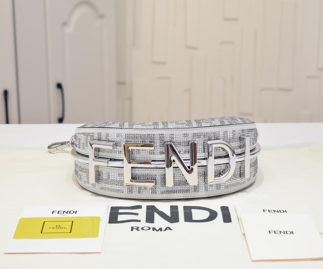 FENDI praphy underarm bag 1009