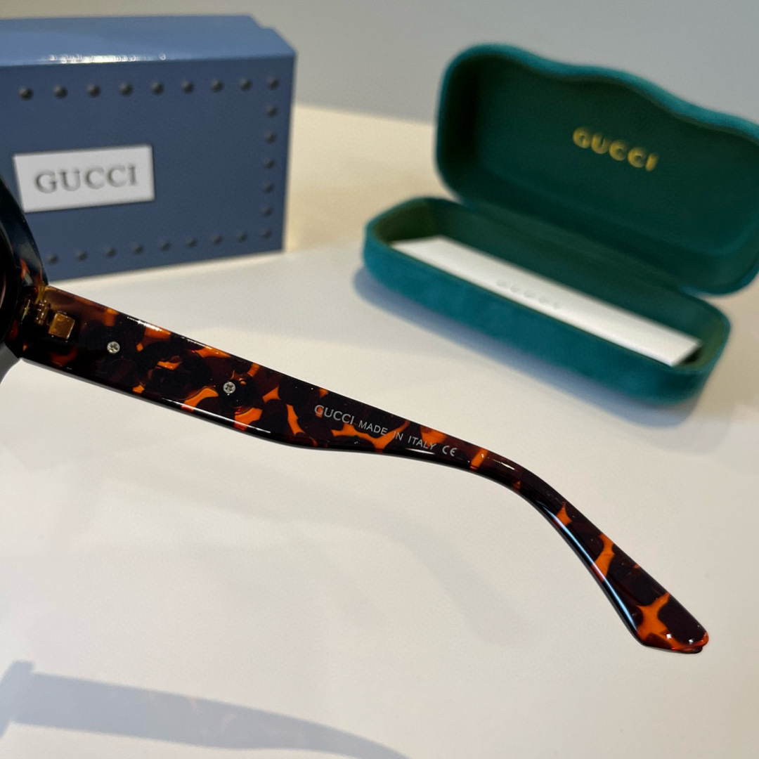 Gucci Round Frame Sunglasses