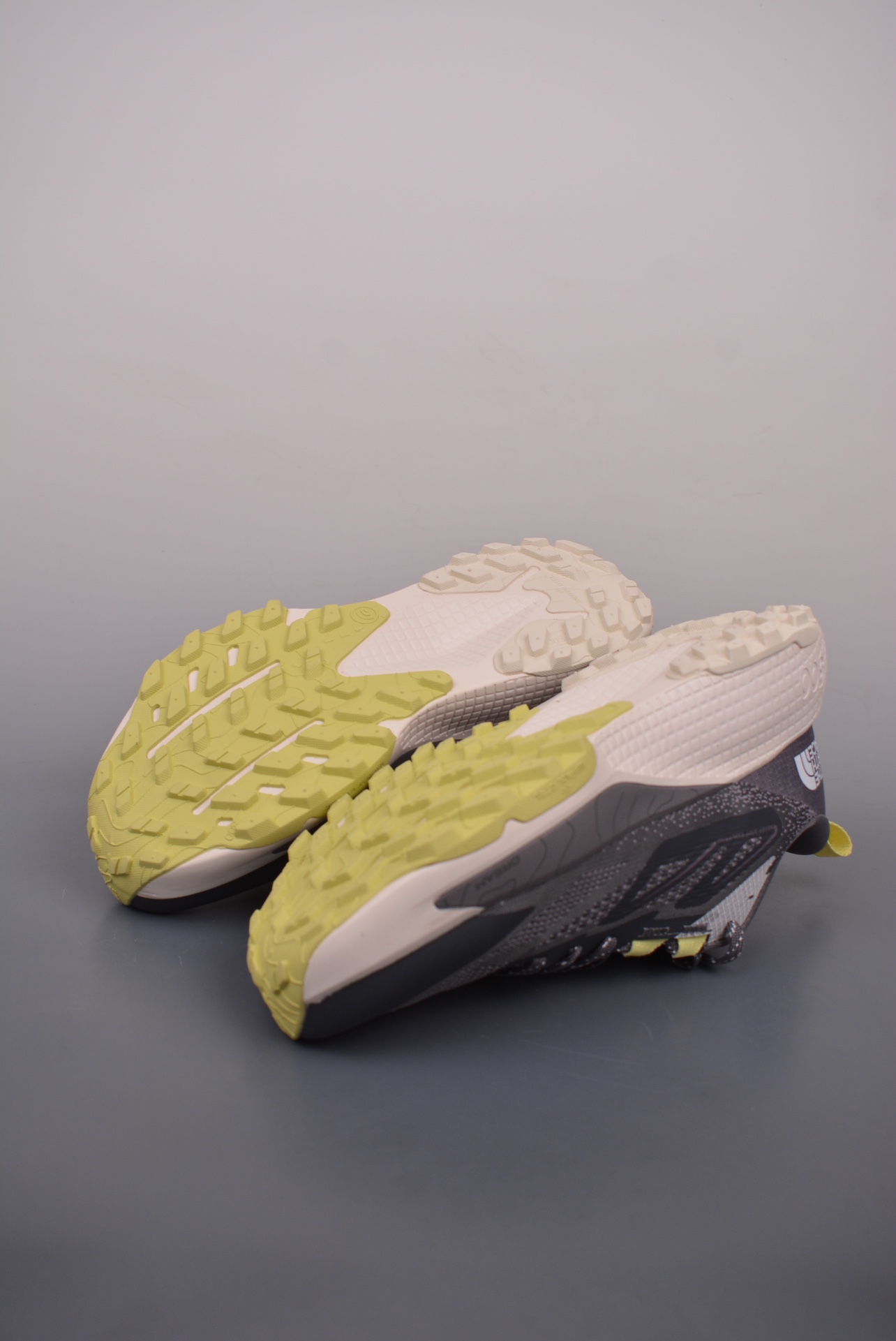 The North Face Altamesa 500 sneakers dark gray and yellow NF0A83N35II