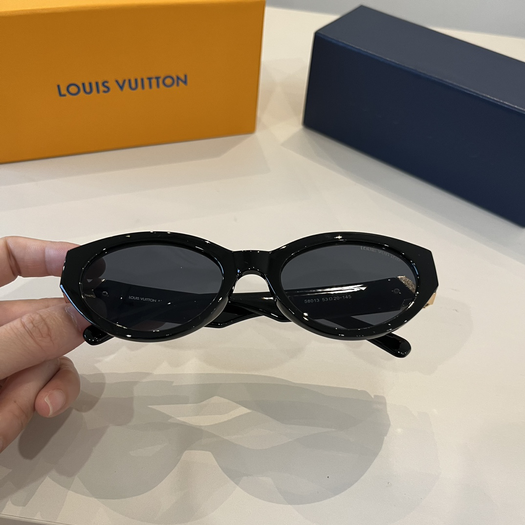 Louis Vuitton Round Frame Sunglasses