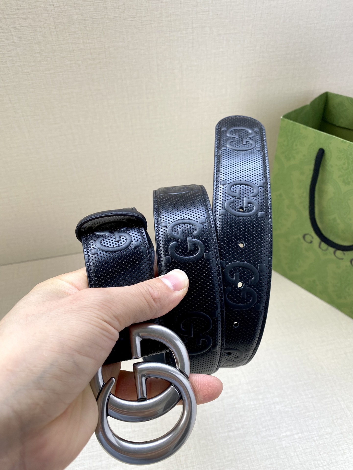Gucci black embossed leather belt width 4.0CM