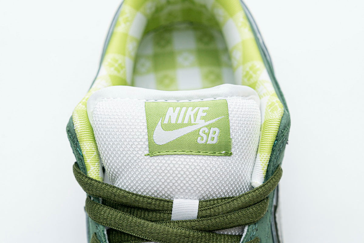 SB Dunk Low Lobster Shoes