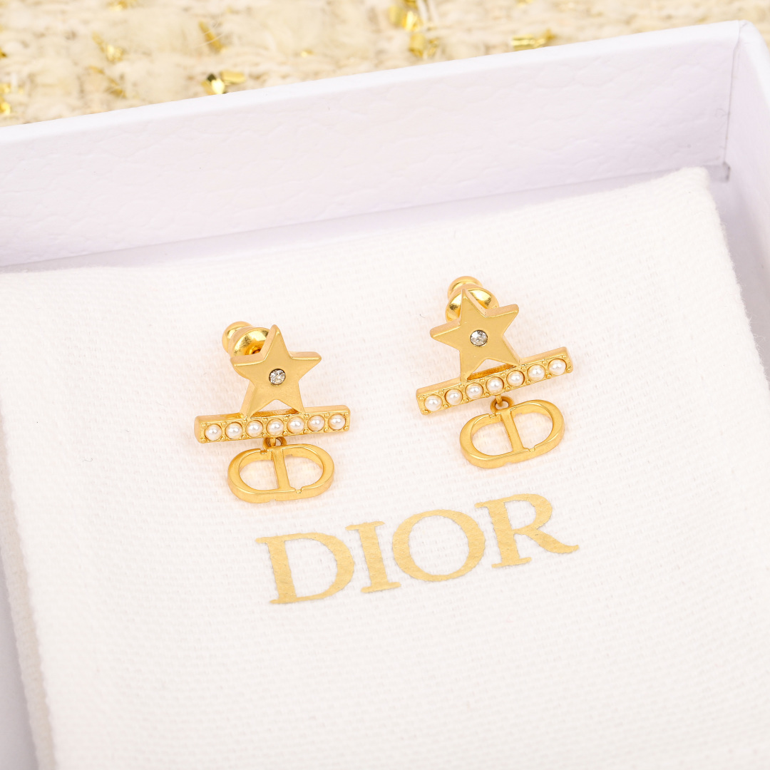 Dior star horizontal bead cd earrings