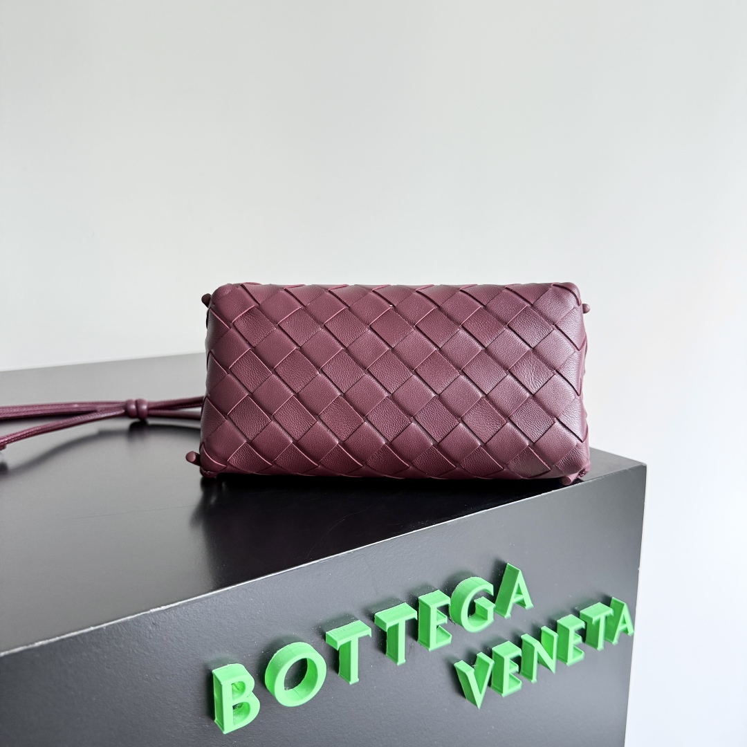 Bottega Veneta Concert Pouch Mini Bag 794258