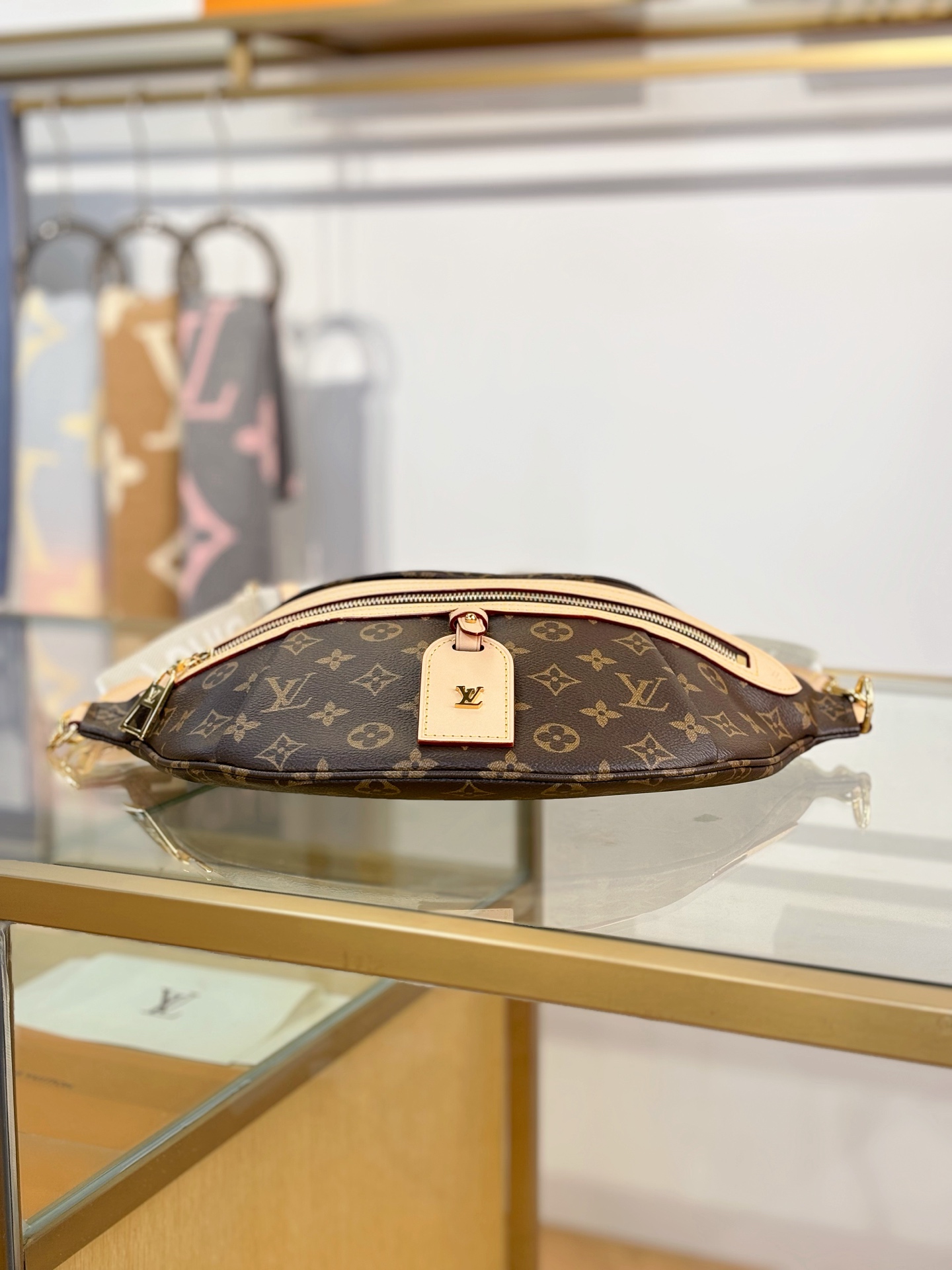 Louis Vuitton HIGH RISE waist bag M46784