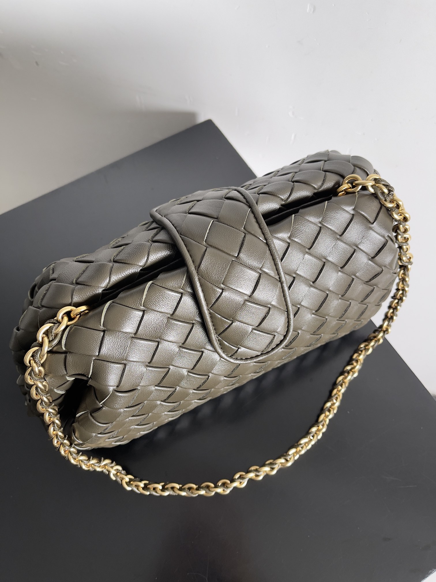 Bottega Veneta LAUREN CLUTCH chain clutch bag 785807