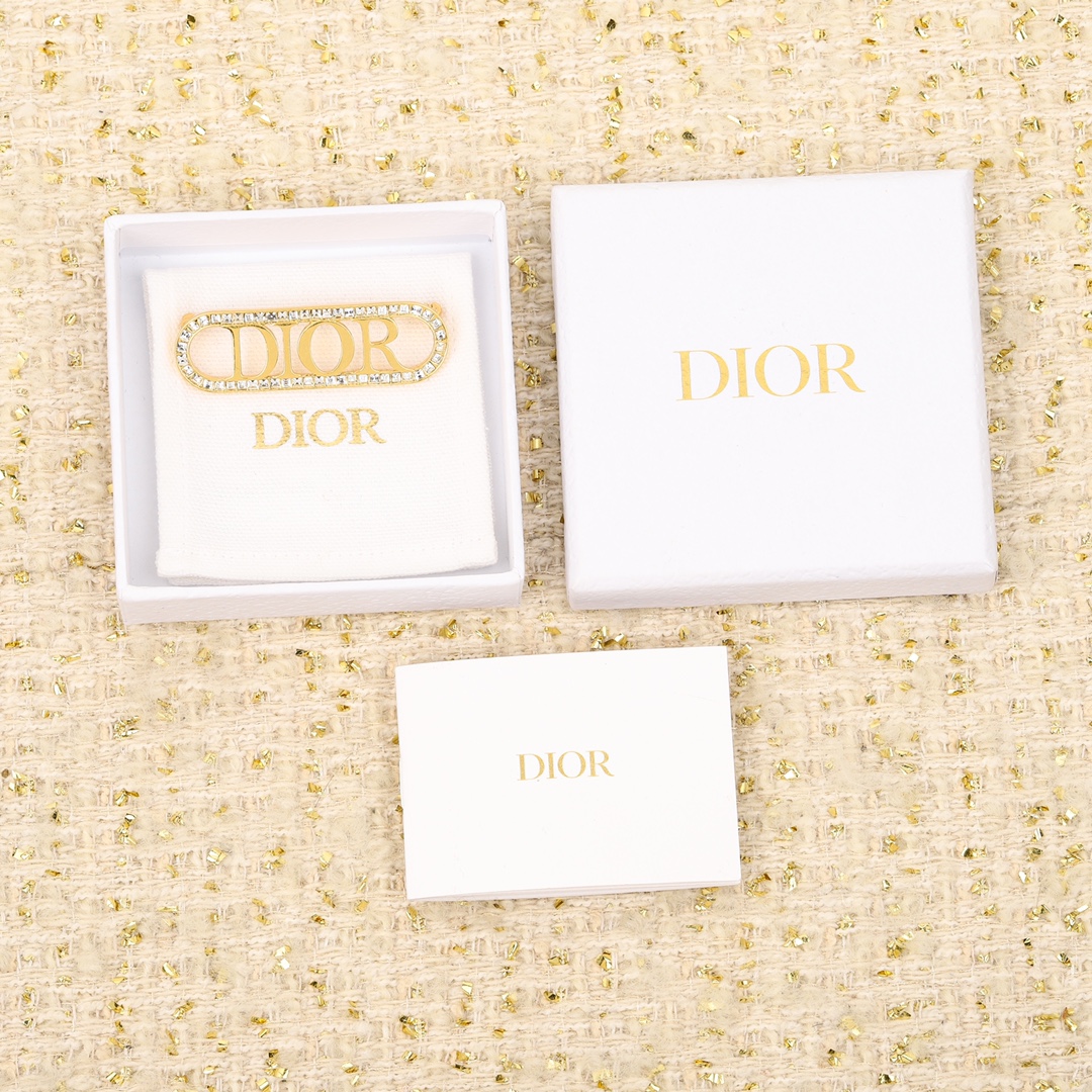 Dior letter full diamond brooch