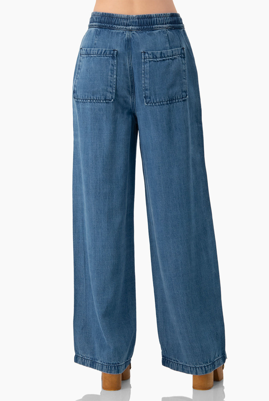 Jeans amplio con jareta