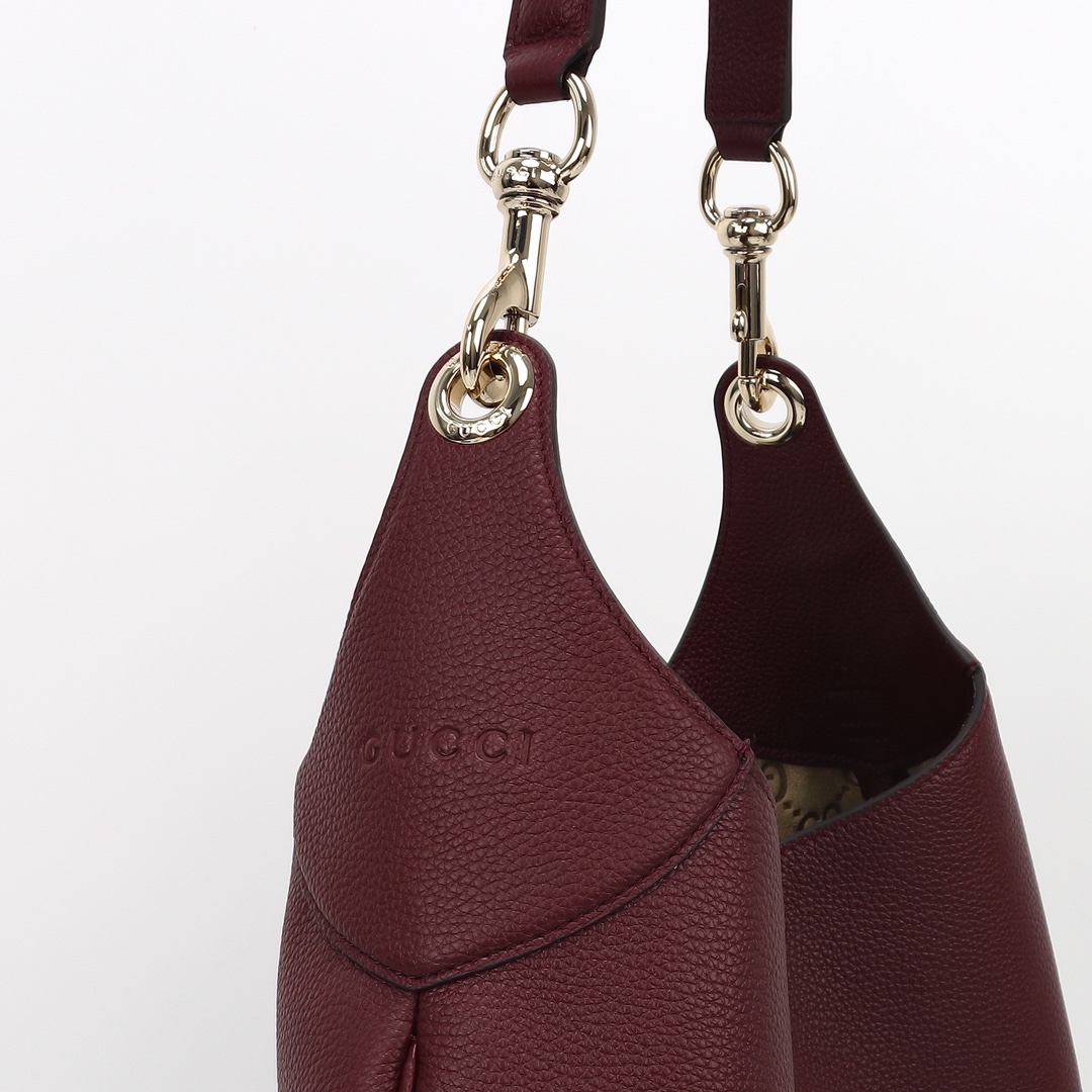 ci B large shoulder bag ‎820169 AAEJU 6248