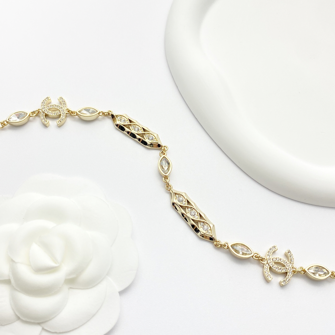 CHAN 24 light gold inlaid short chain choker
