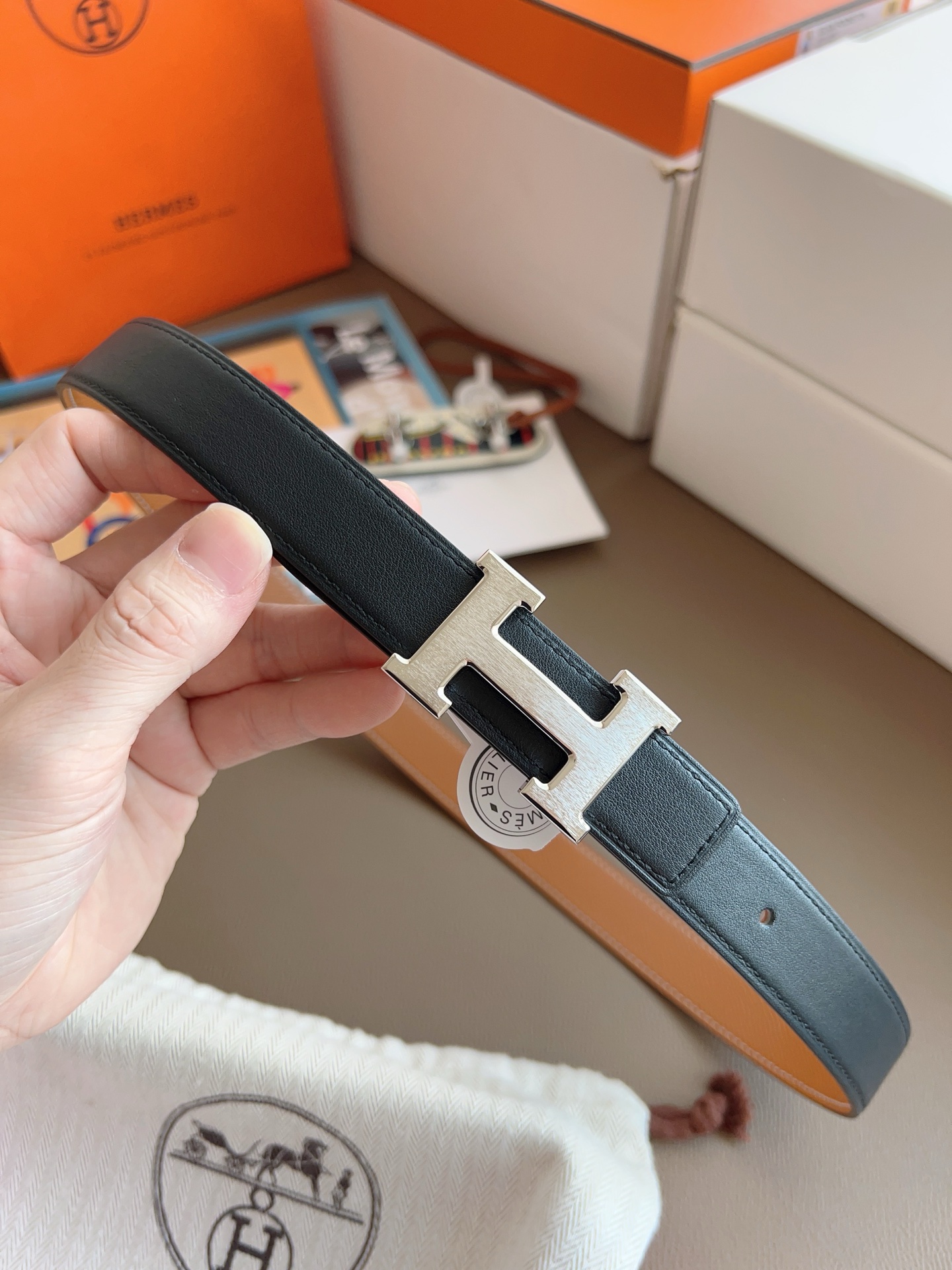 Hermès 2025 New Women's Double-Sided Belt 2.4cm Width