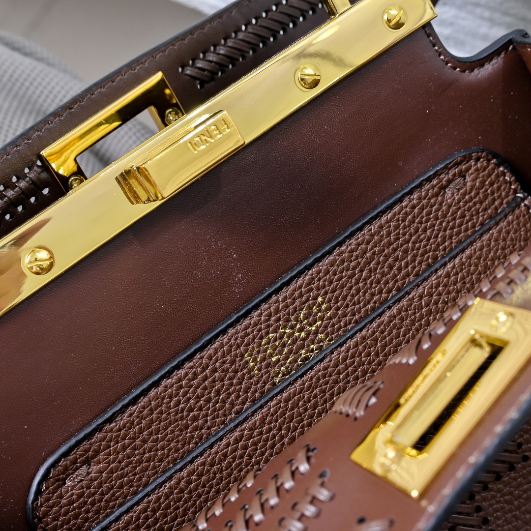 FENDI ekaboo iseeu small bag 3372