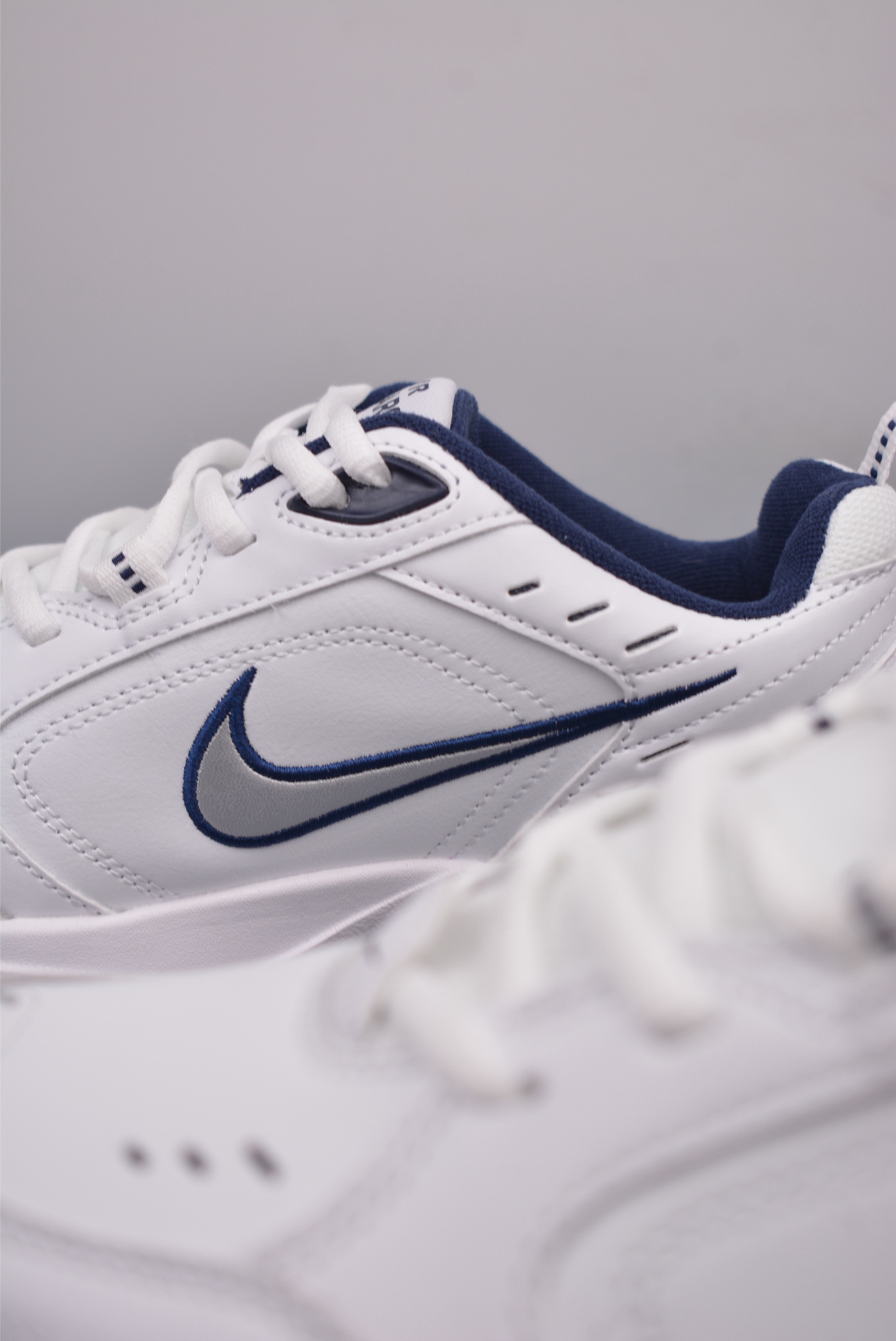 Nike Air Monarch IVWhiteNavy 415445-102