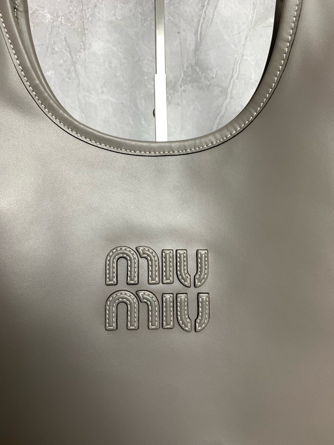 Miu Miu hobo tote 5BG231
