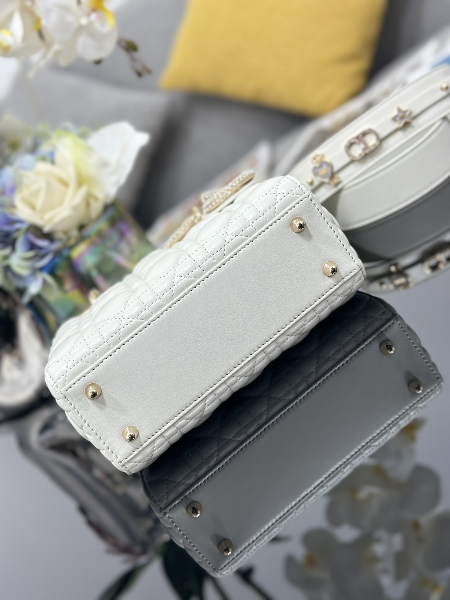 Dior Lady Four-grid Lambskin Pearl Button Lady Bag M0538
