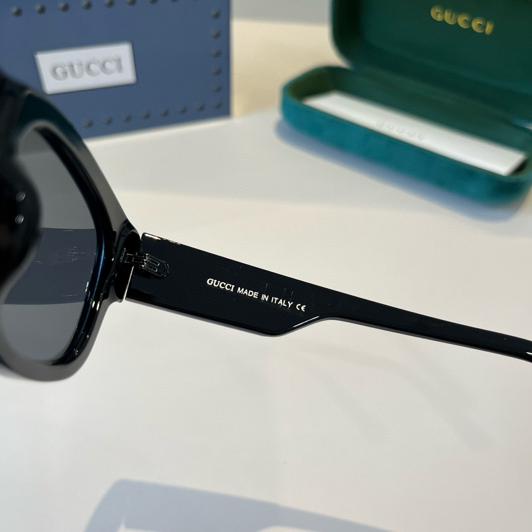Gucci Round Frame Sunglasses