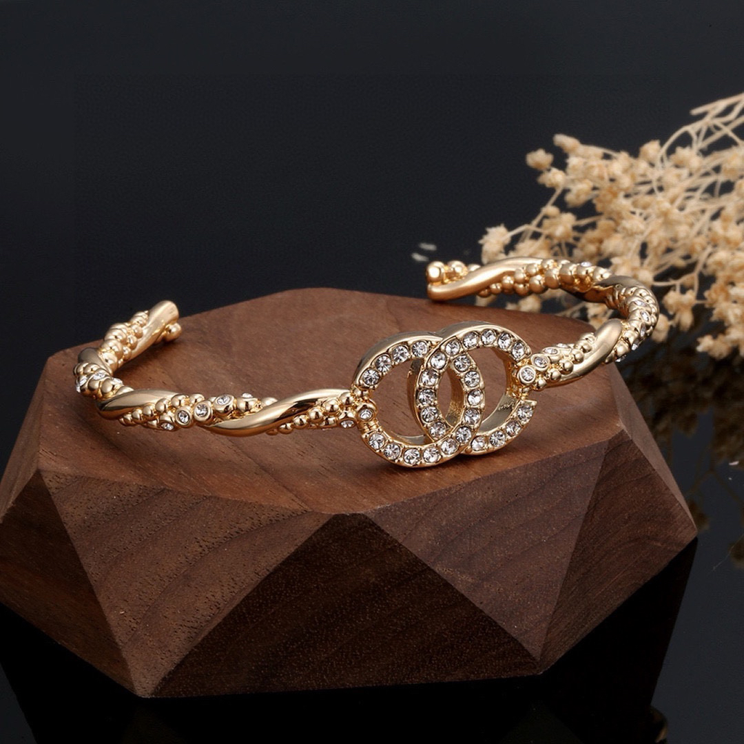 Chanel twist diamond bracelet
