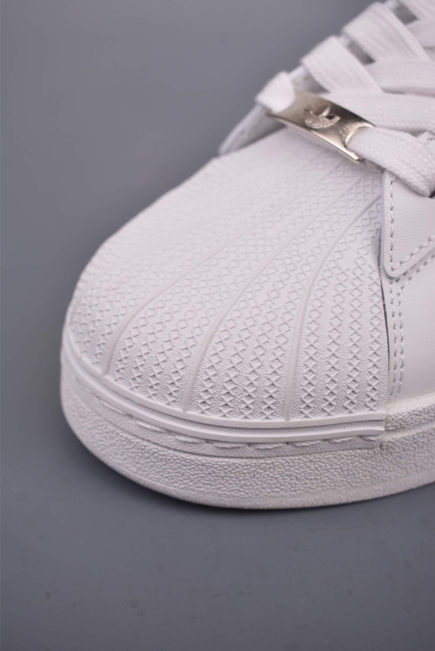 Adidas Originals SUPERSTAR XLG W White Black  IE0011