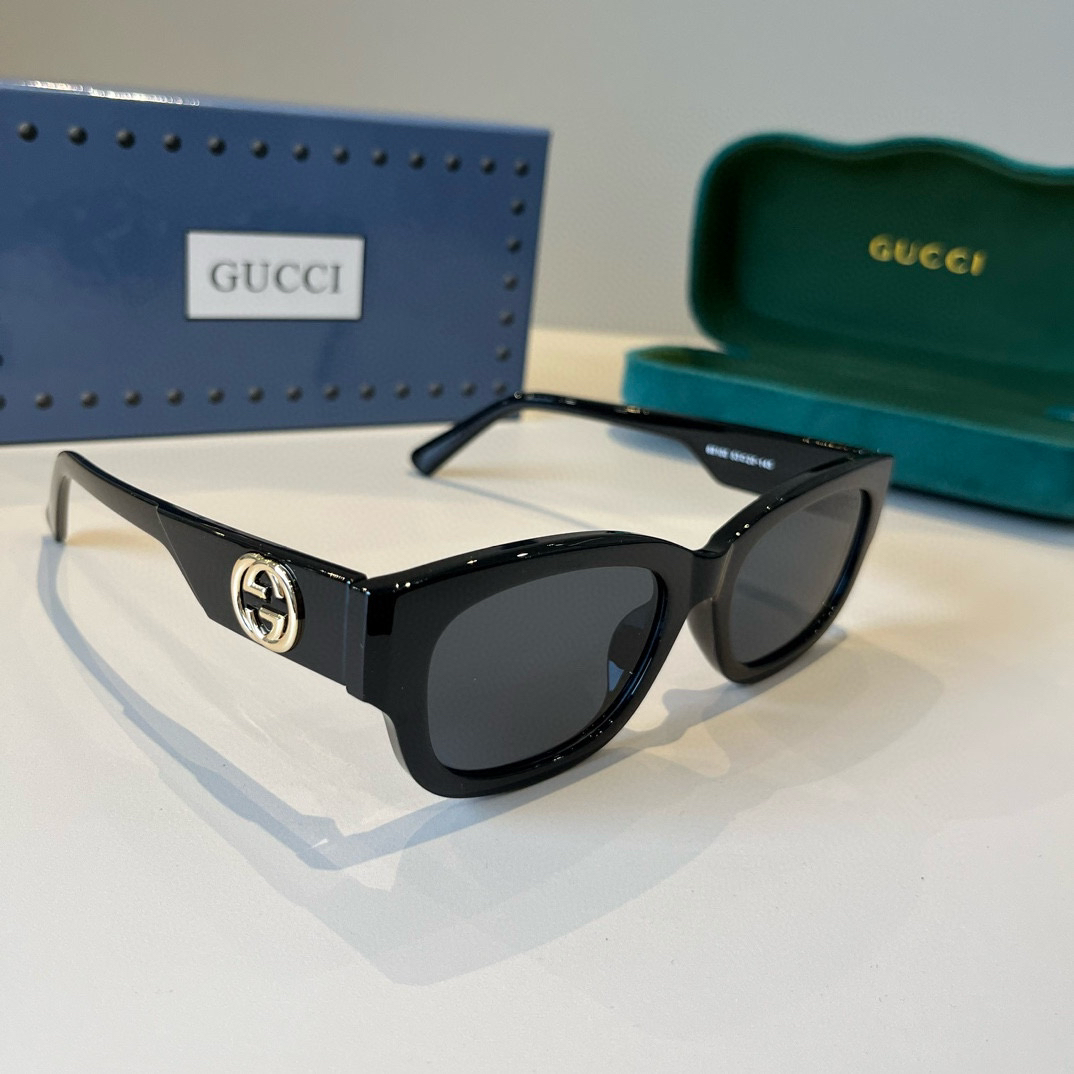 Gucci Round Frame Sunglasses