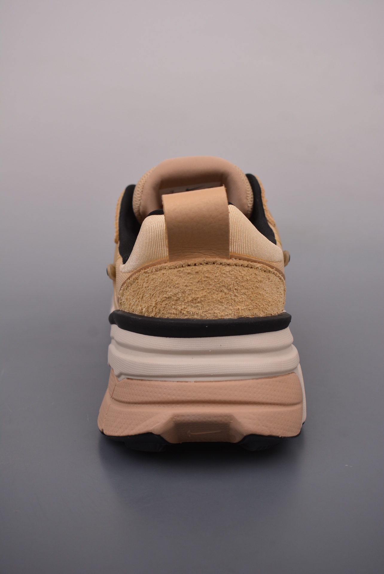 Nike Wmns V2K Runtekk Low Khaki FN6703-200