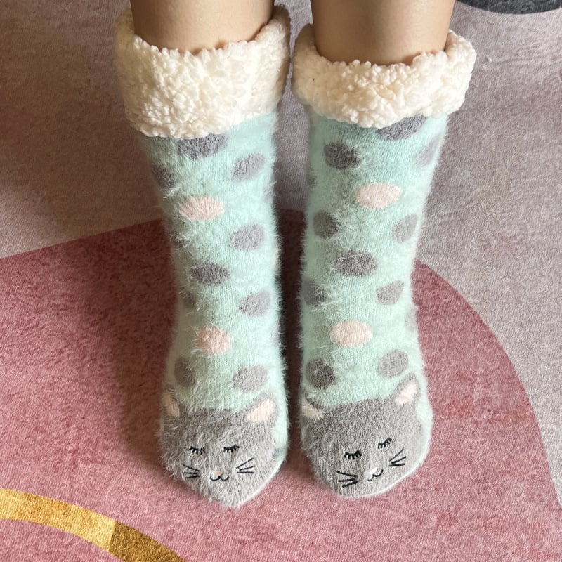 🔥Women Fuzzy Cat Socks with Grippers