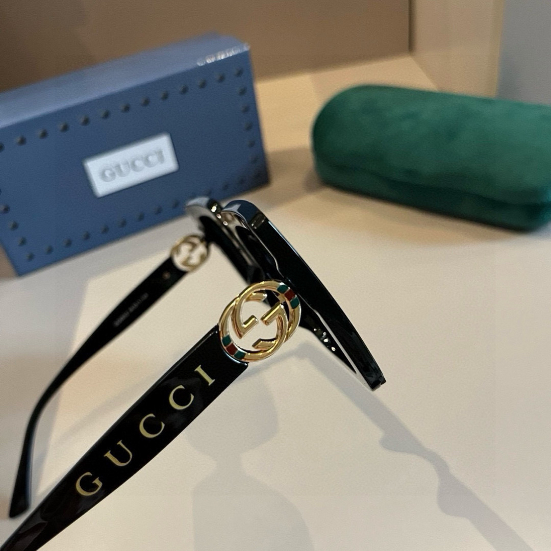 Gucci Round Frame Sunglasses