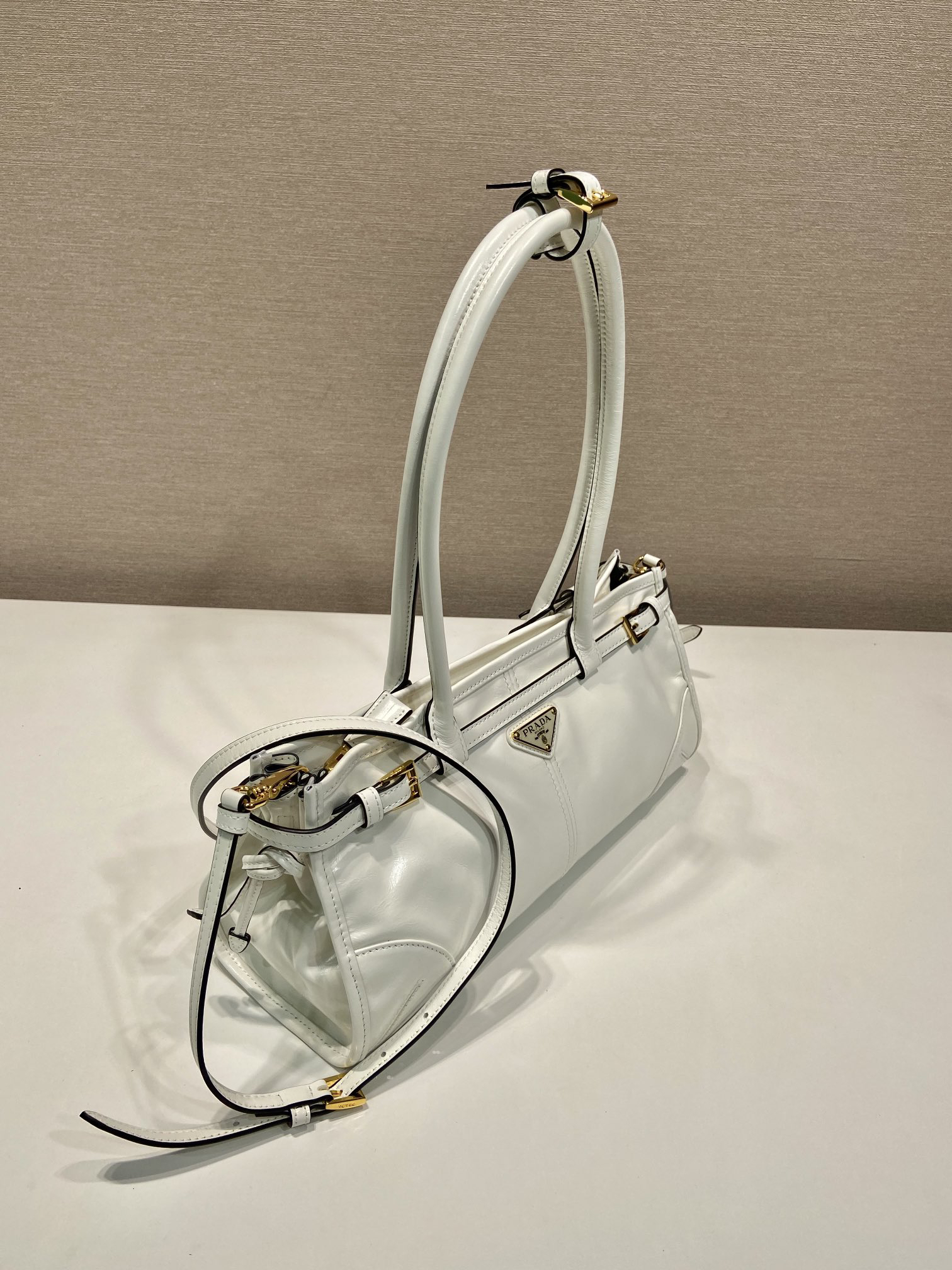 Prada lussolf waxed leather handbag 1BA426