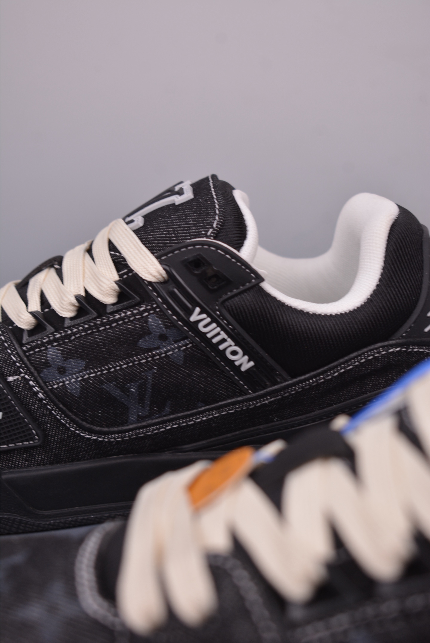 Louis Vuitton Trainer Sneaker Low 