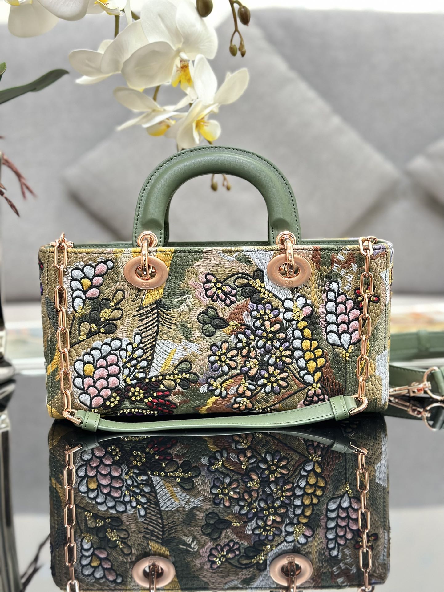 Dior Lady D-Joy horizontal embroidered flower beads Lady Diana bag M0540